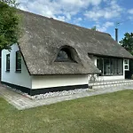 Thatched Near Oer And Dom wakacyjny