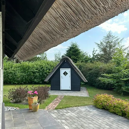 Thatched Near Oer And Dom wakacyjny
