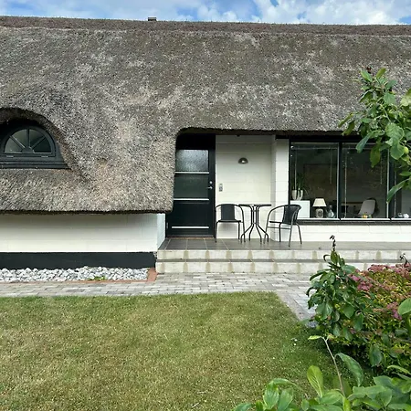 Thatched Near Oer And Dom wakacyjny *
