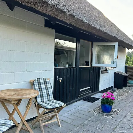 Thatched Near Oer And