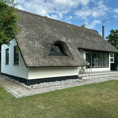 Thatched Near Oer And بيت للعطل